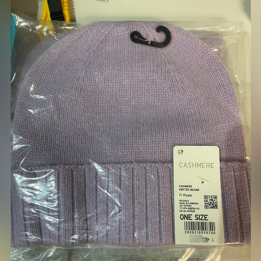 Uniqlo Purple Cashmere Knit Beanie
